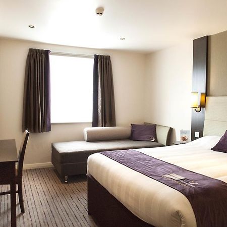 Premier Inn מרת'יר טידפיל מראה חיצוני תמונה