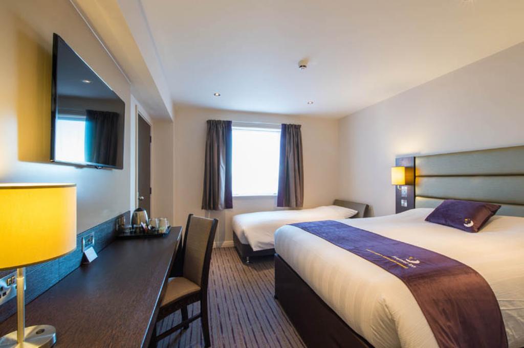Premier Inn מרת'יר טידפיל מראה חיצוני תמונה