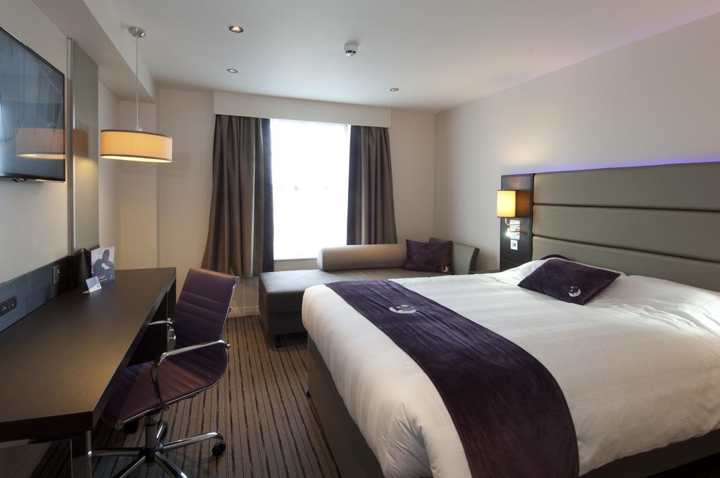 Premier Inn מרת'יר טידפיל מראה חיצוני תמונה