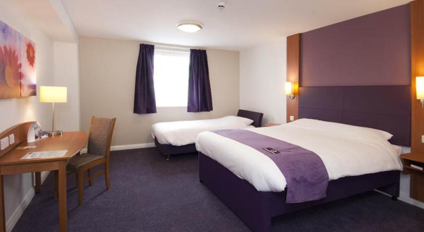 Premier Inn מרת'יר טידפיל מראה חיצוני תמונה
