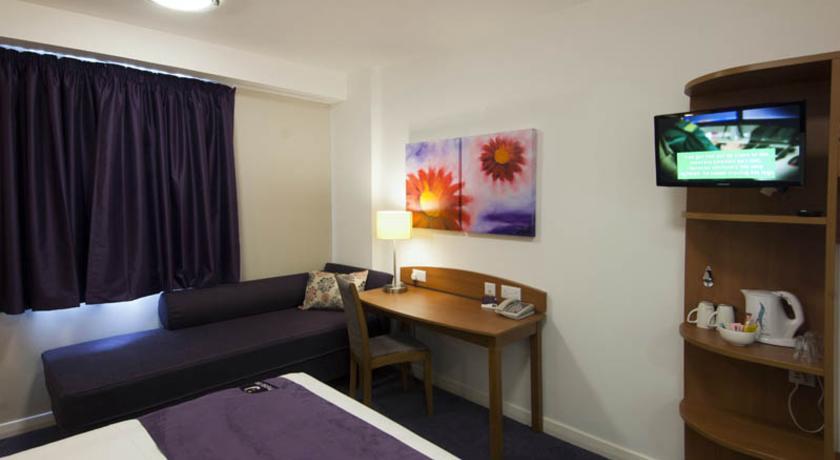 Premier Inn מרת'יר טידפיל מראה חיצוני תמונה