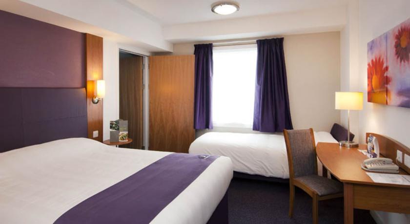 Premier Inn מרת'יר טידפיל מראה חיצוני תמונה