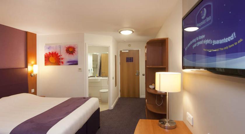 Premier Inn מרת'יר טידפיל מראה חיצוני תמונה