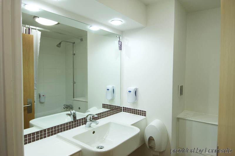 Premier Inn מרת'יר טידפיל מראה חיצוני תמונה